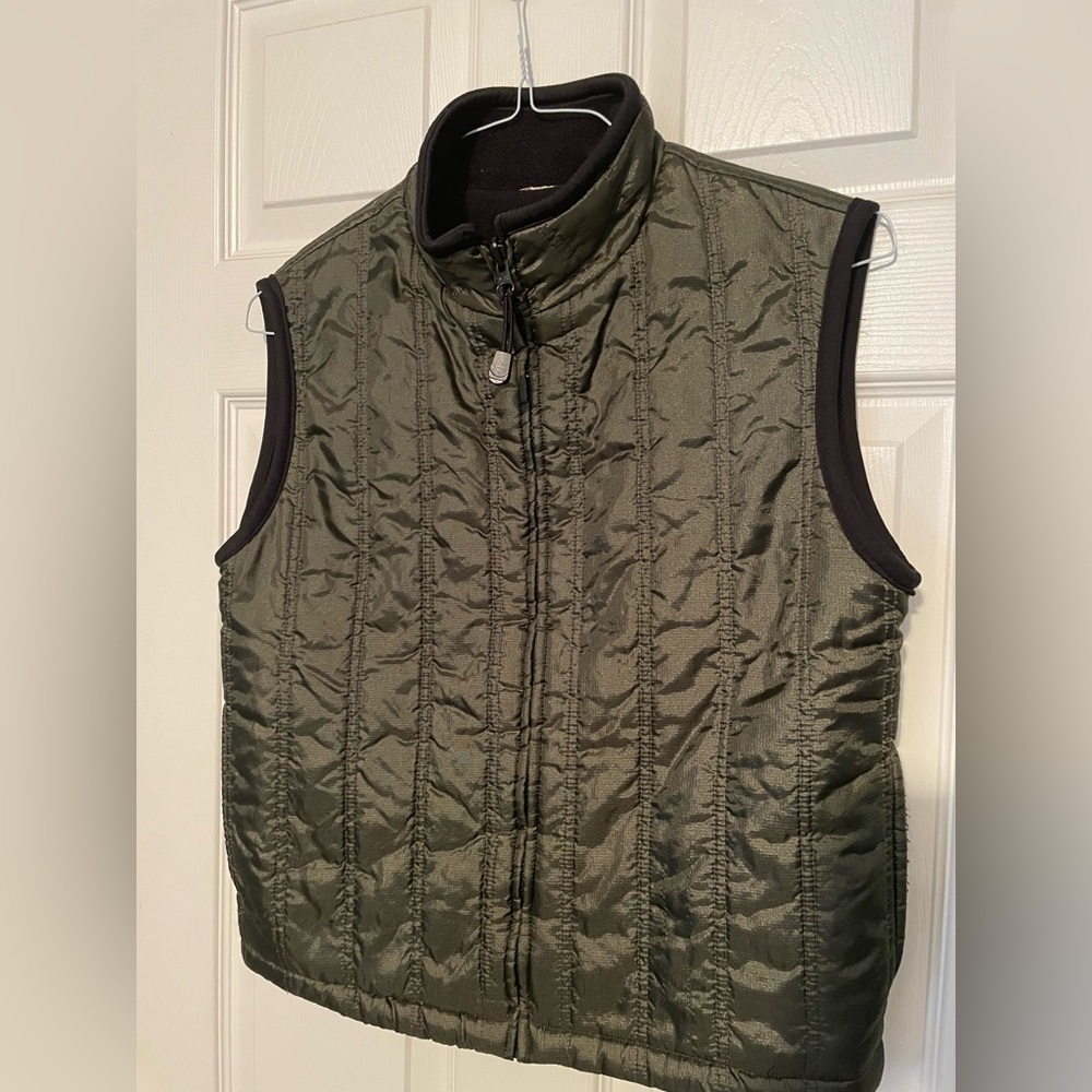 Vest, full zip, size small (no tags) olive green